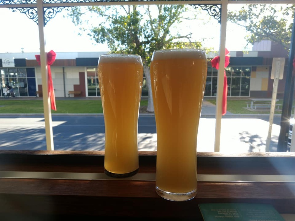 精釀啤酒設備,啤酒廠設備,開辦啤酒廠,灌裝機