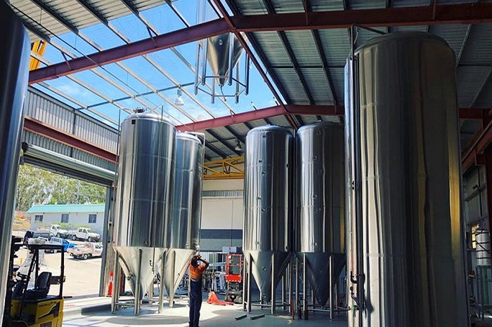 天泰<a href=http://m.yangbailao.com/ target=_blank class=infotextkey>啤酒設(shè)備</a>發(fā)酵罐