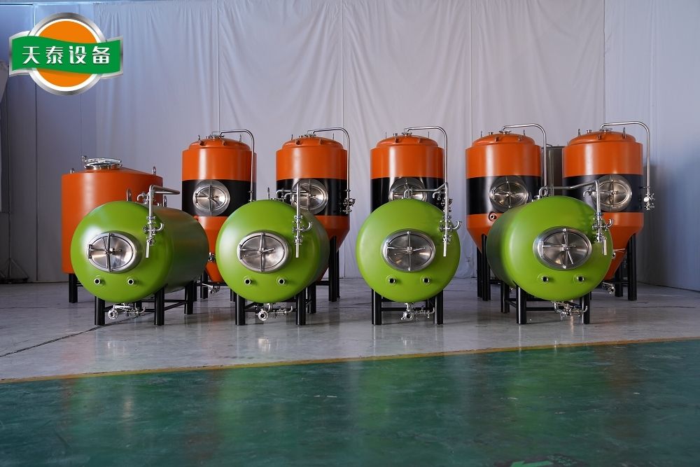 一個精釀啤酒廠至少需要什么設(shè)備？